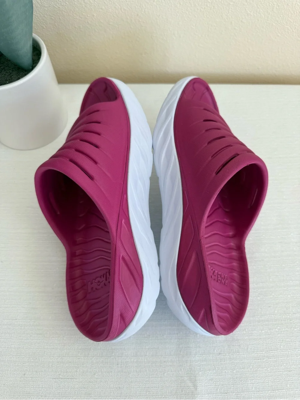 HOKA One One Women’s Berry Slide Sandals - Lightweight Comfort - Picture 10 of 12